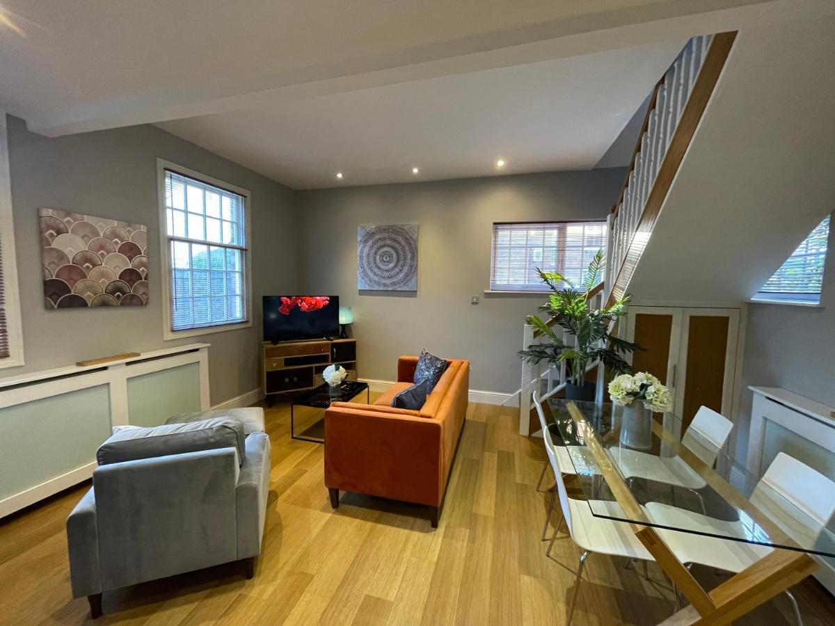 Luxury 3-Bed Victorian Townhouse Hosted By Hutch Lifestyle Villa เลมิงตันสปา ภายนอก รูปภาพ