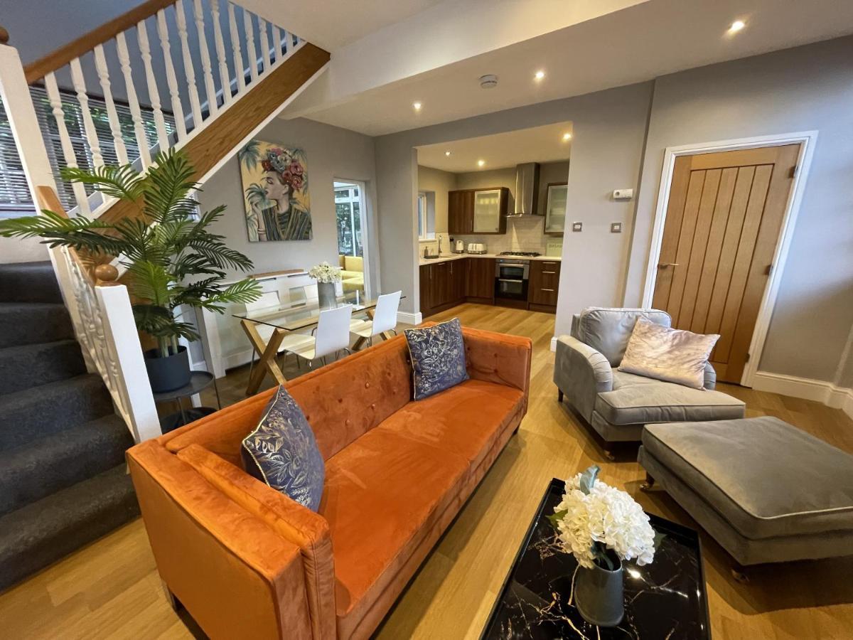 Luxury 3-Bed Victorian Townhouse Hosted By Hutch Lifestyle Villa เลมิงตันสปา ภายนอก รูปภาพ